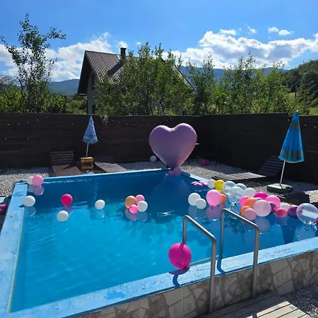 Casa de Férias Vikendica Nole *